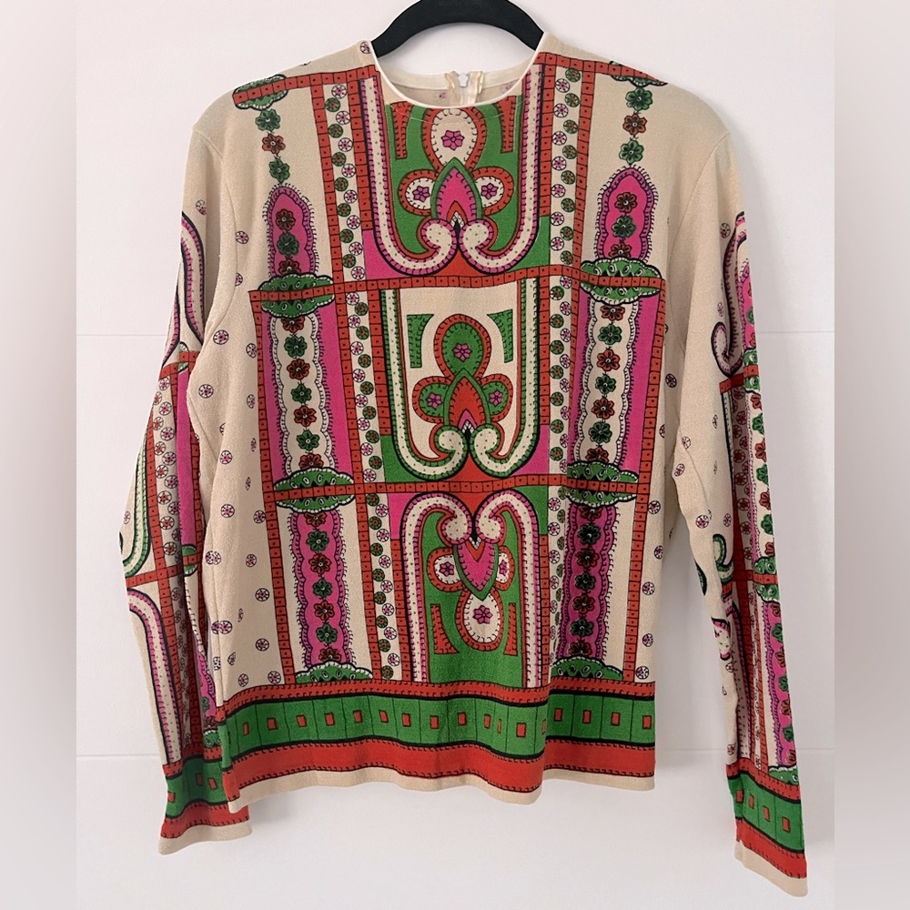 Vintage Blouse In Retro Color Pattern